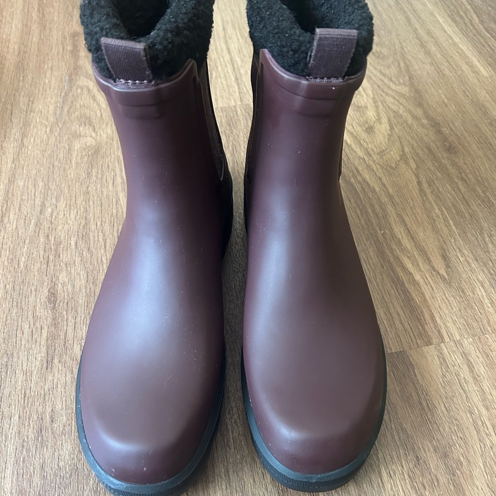 Dark Red Ankle Boots with Black Sherpa Lining